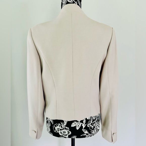 H&M light cream colored blazer - Picture 2 of 5